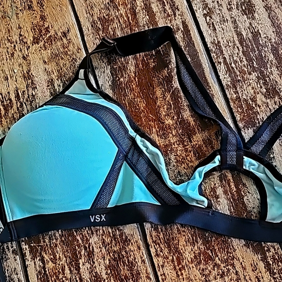 Victoria Secret Sport, Bra's 32 DD - Picture 12 of 13